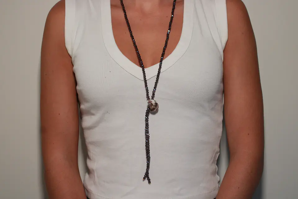 COLLAR BRILLANTE MORADO 1