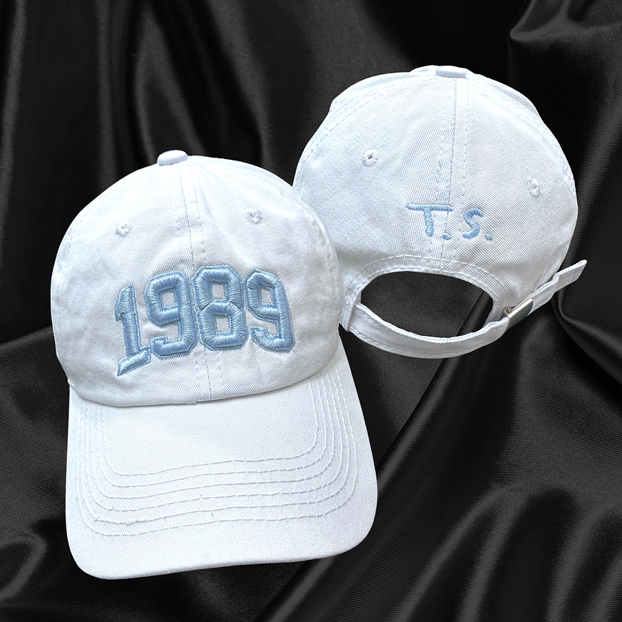 Taylor Swift - Gorra 1989 (Taylor’s Version) Doble Bordado 1