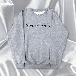 Ariana Grande - Polera Bordada “No Tears Left To Cry” Gris