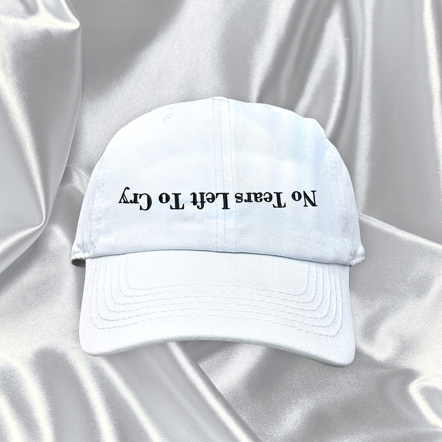 Ariana Grande - Gorra Bordada “No Tears Left To Cry” Sweetener 1