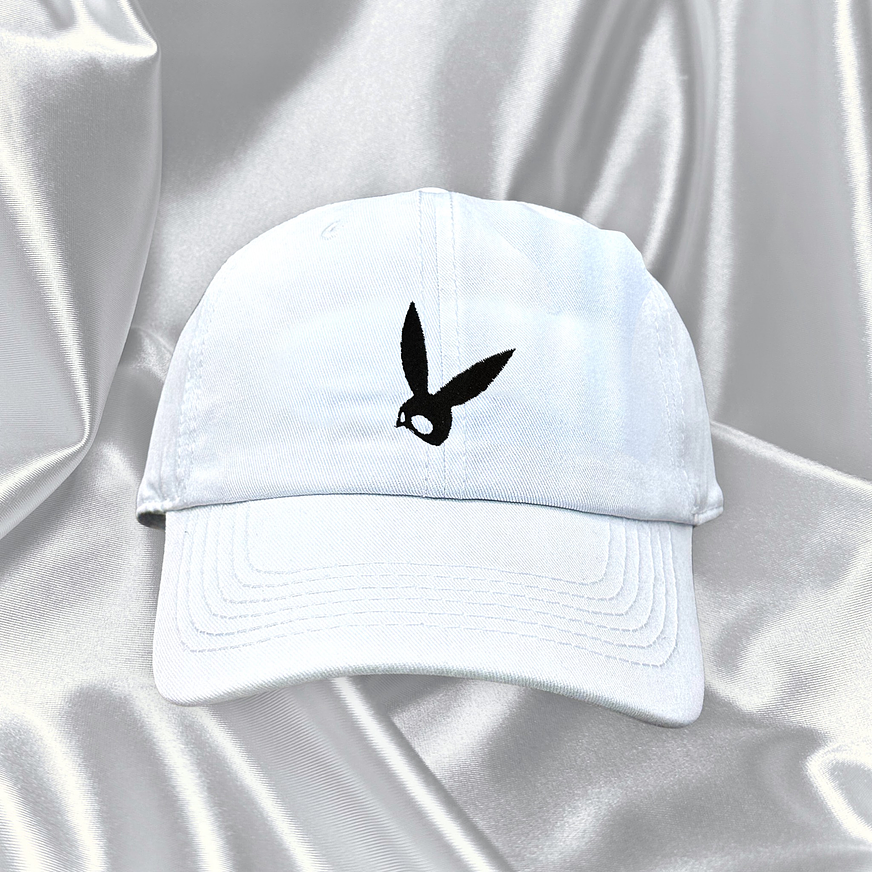 Ariana Grande - Gorra Bordada “Dangerous Woman” Blanco 1