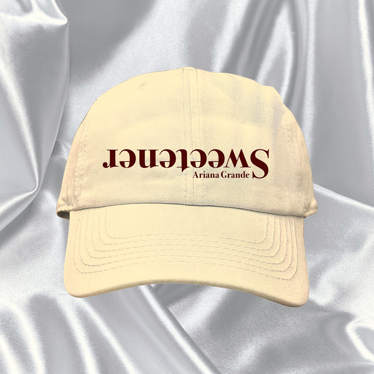 Ariana Grande - Gorra Bordada Sweetener (Beige) 1