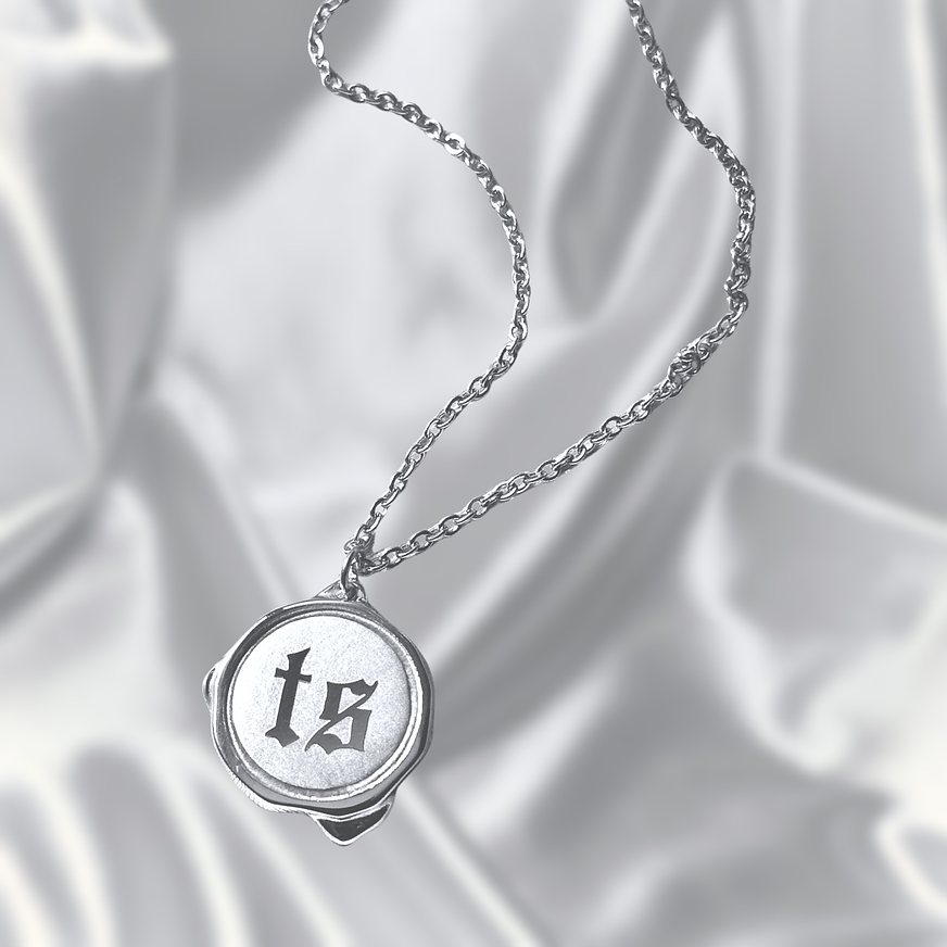 Taylor Swift - Collar Reputation 2