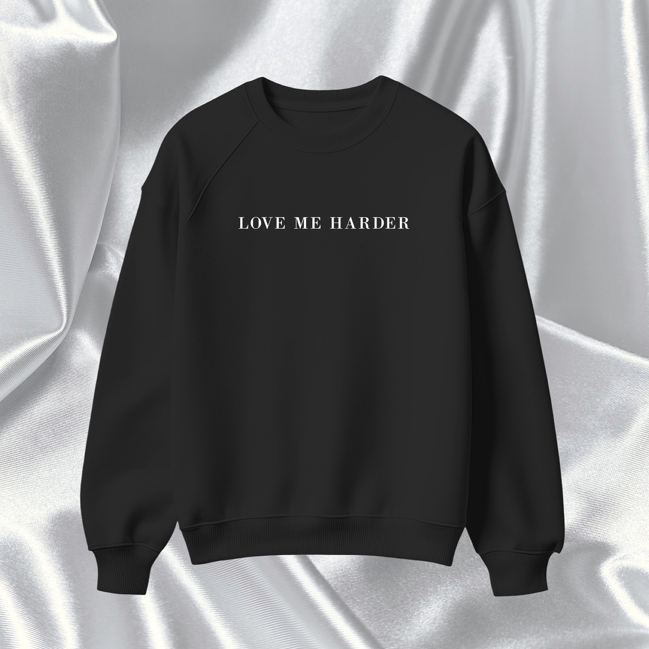 Ariana Grande - Polera Bordada “Love Me Harder” 1