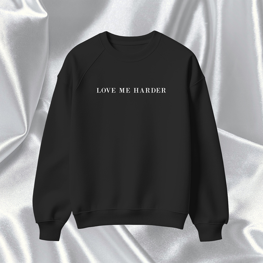 Ariana Grande - Polera Bordada “Love Me Harder” 1