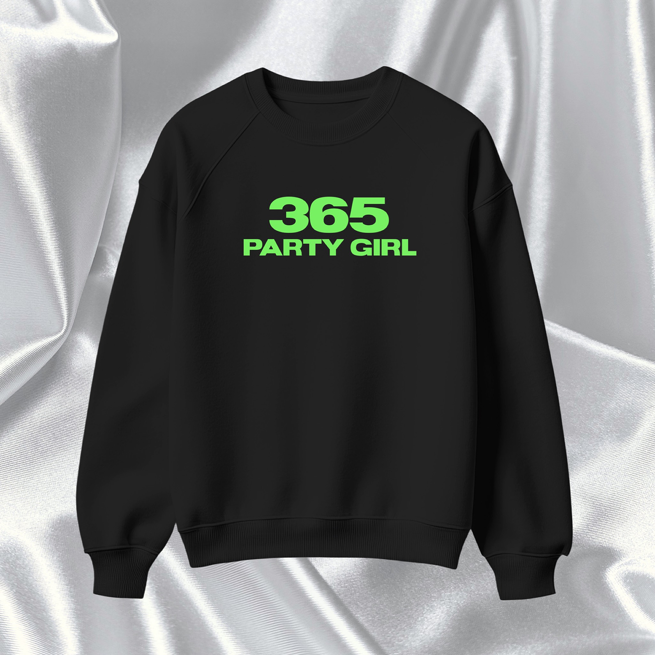 Charli XCX - Polera Bordada “365 PARTY GIRL” Brat 1