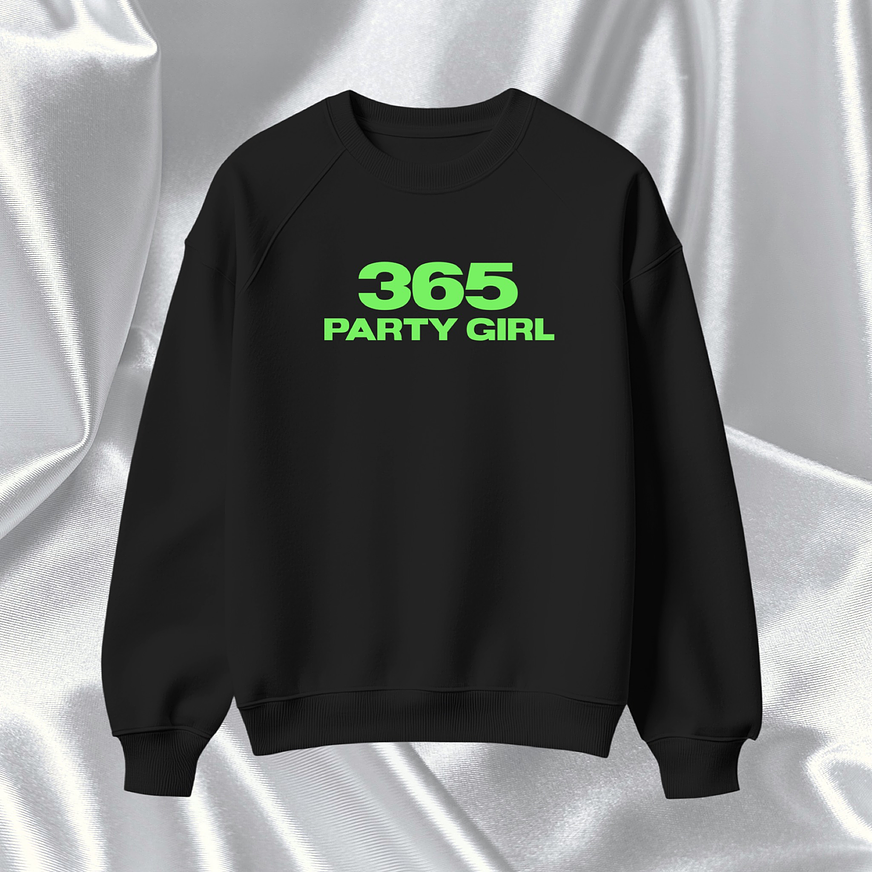 Charli XCX - Polera Bordada “365 PARTY GIRL” Brat 1