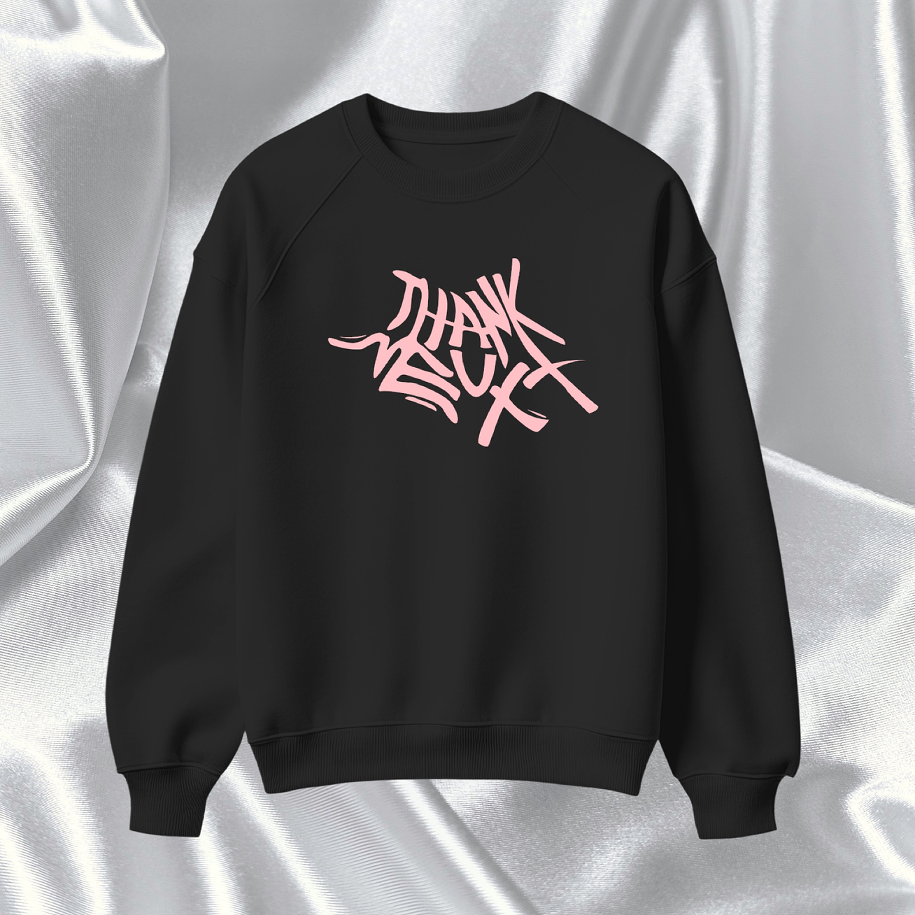 Ariana Grande - Polera Bordada “Thank u Next” 1