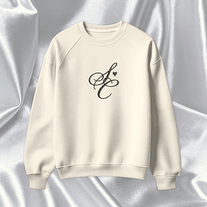 Sabrina Carpenter - Polera Bordada “SC ❤️”