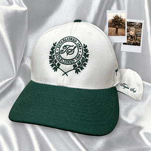 Taylor Swift - Gorra Bordada “Established 1989” Crema + Verde