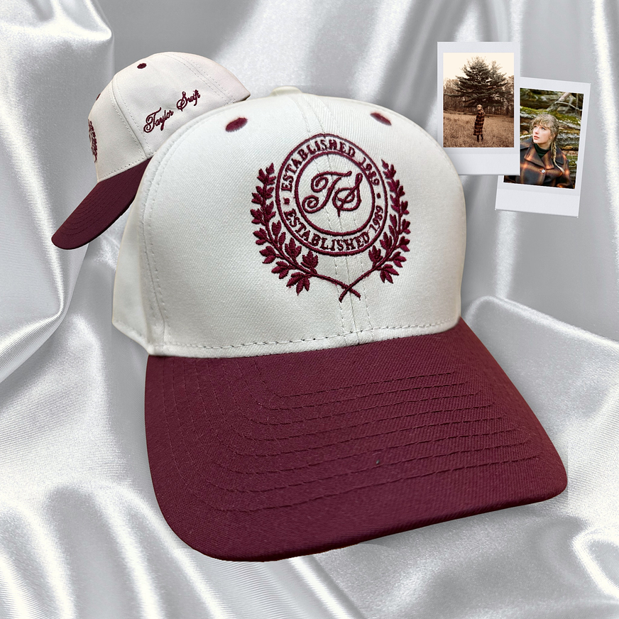 Taylor Swift - Gorra Bordada “Established 1989” Crema + Guinda 1