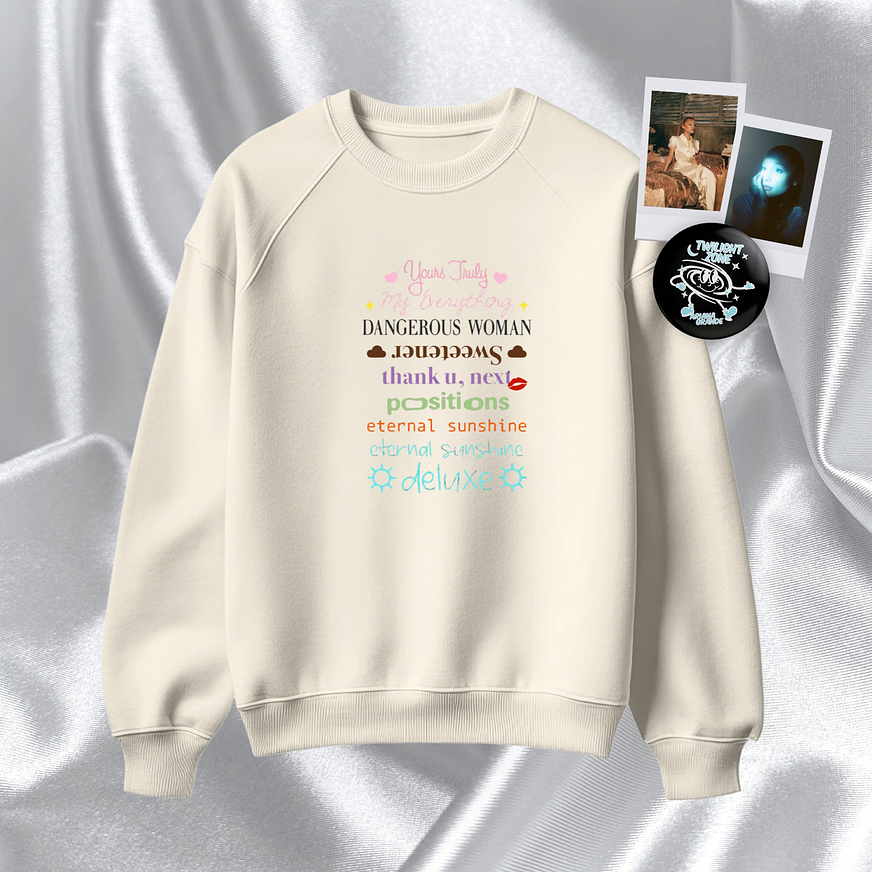 Ariana Grande - Polera Bordada ERAS Ariana (Álbumes) + Pin 2