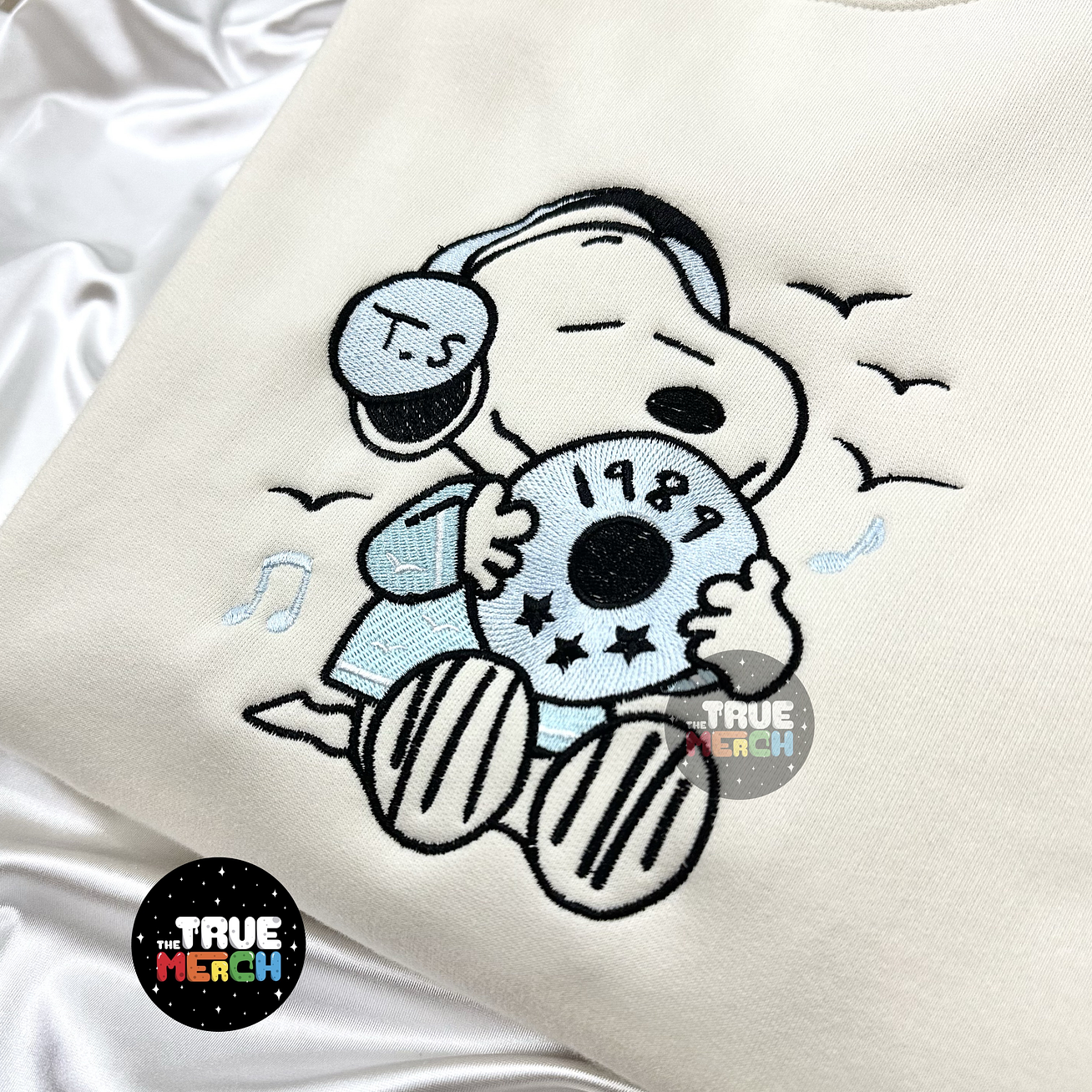 Taylor Swift - Polera Bordada Snoopy 1989 (Embroidered) 1