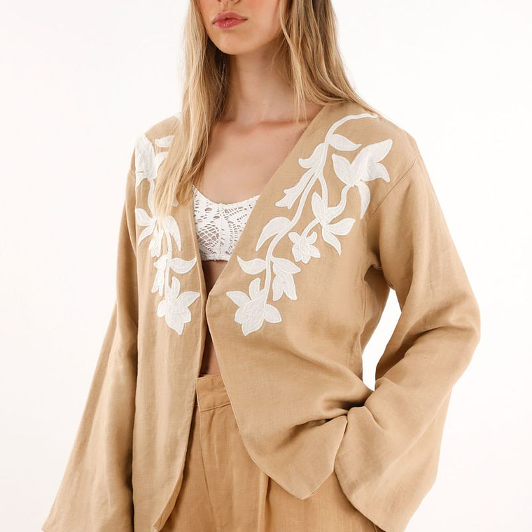 Abrigo en 100% lino con bordado para mujer 3