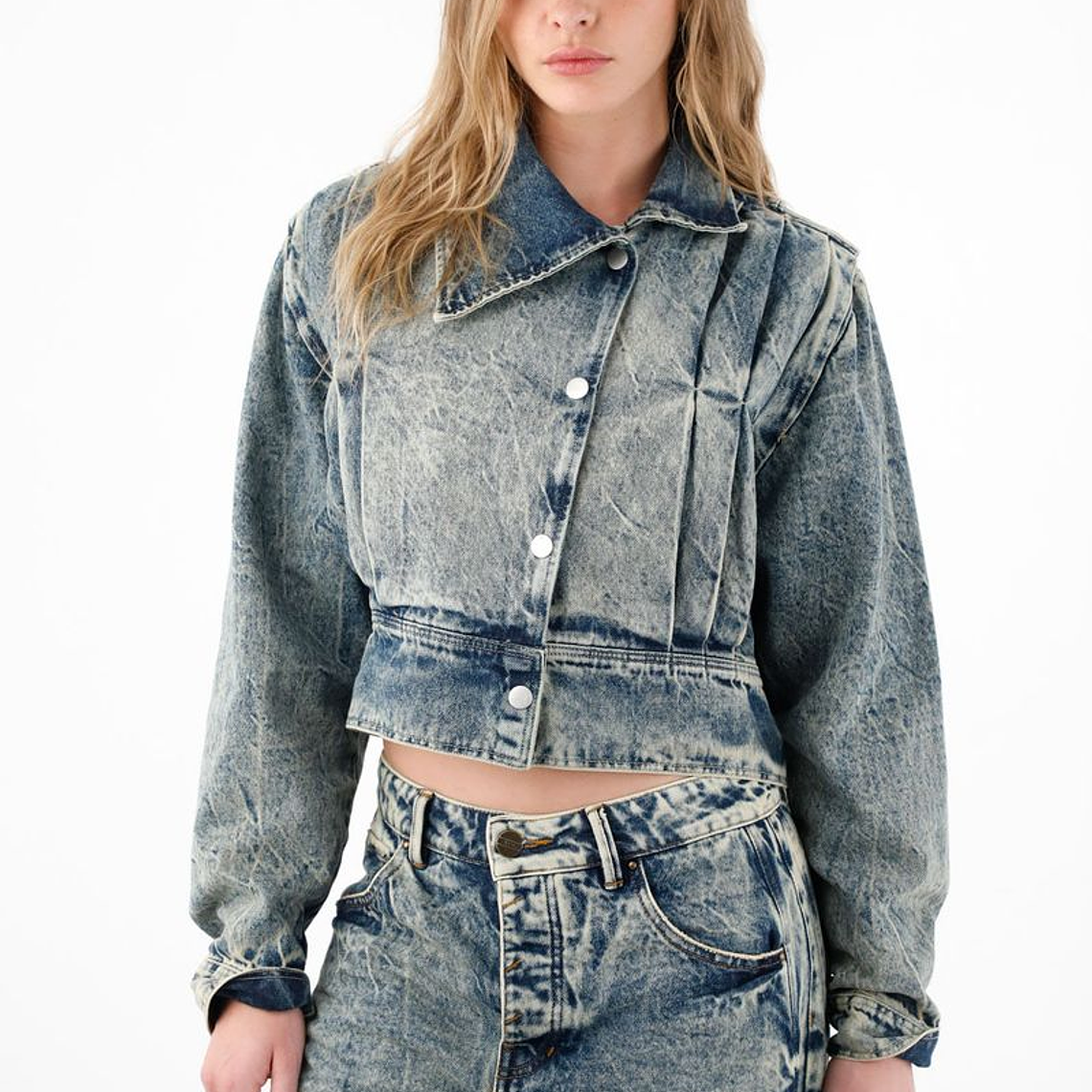 Chaqueta crop con solapas asimétricas azul para mujer 3