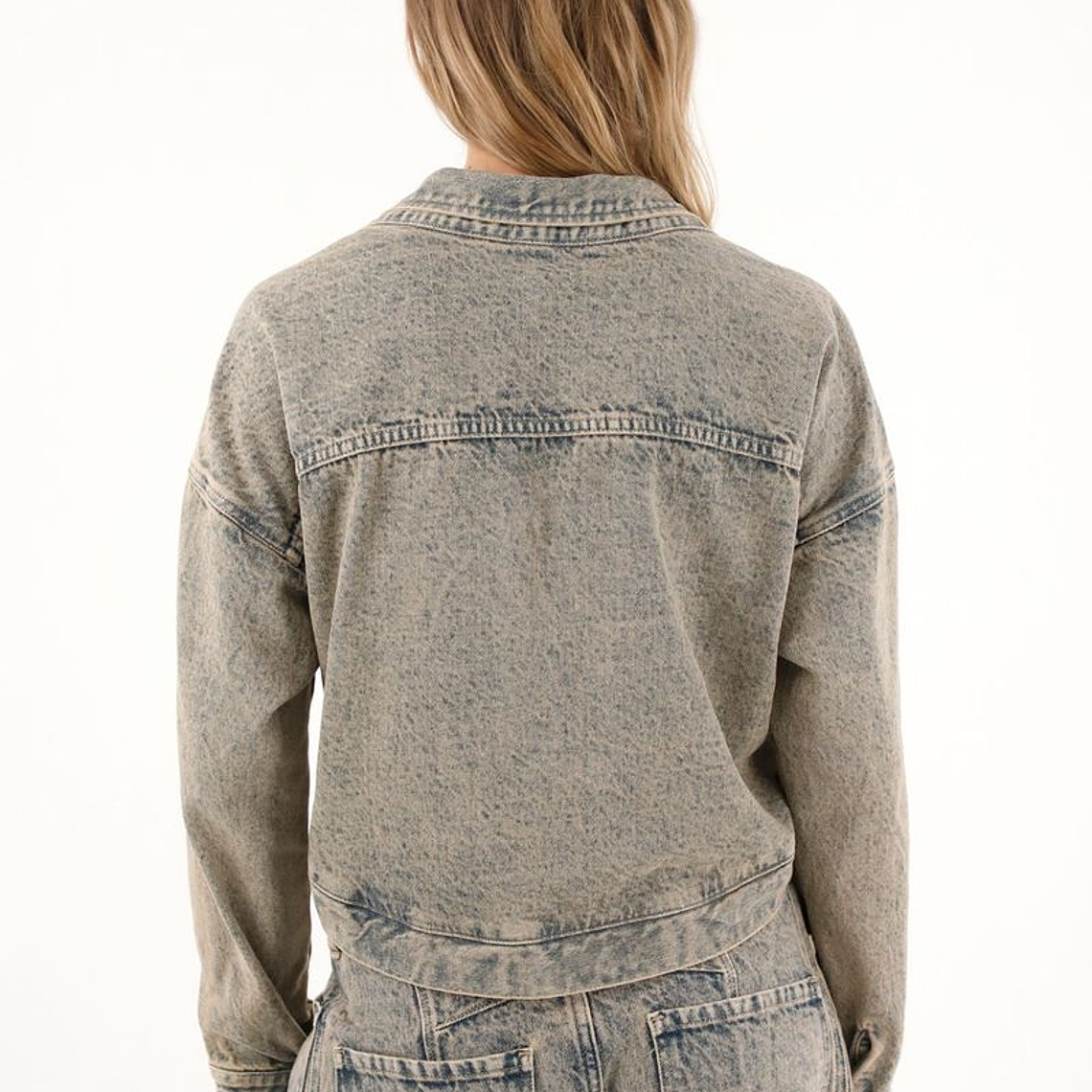 Chaqueta crop con cordón decorativo para mujer 4