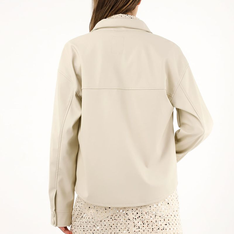 Chaqueta en cuero sintético crudo para mujer 3