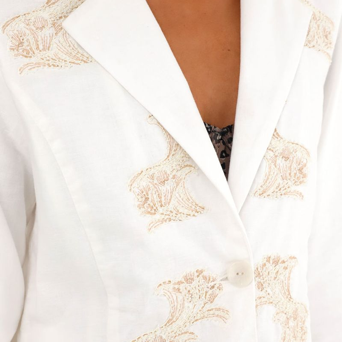 Chaqueta tipo blazer con bordados para mujer 1