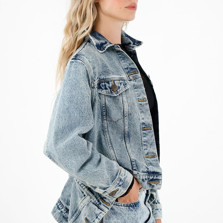 Chaqueta multiestilo azul para mujer 4