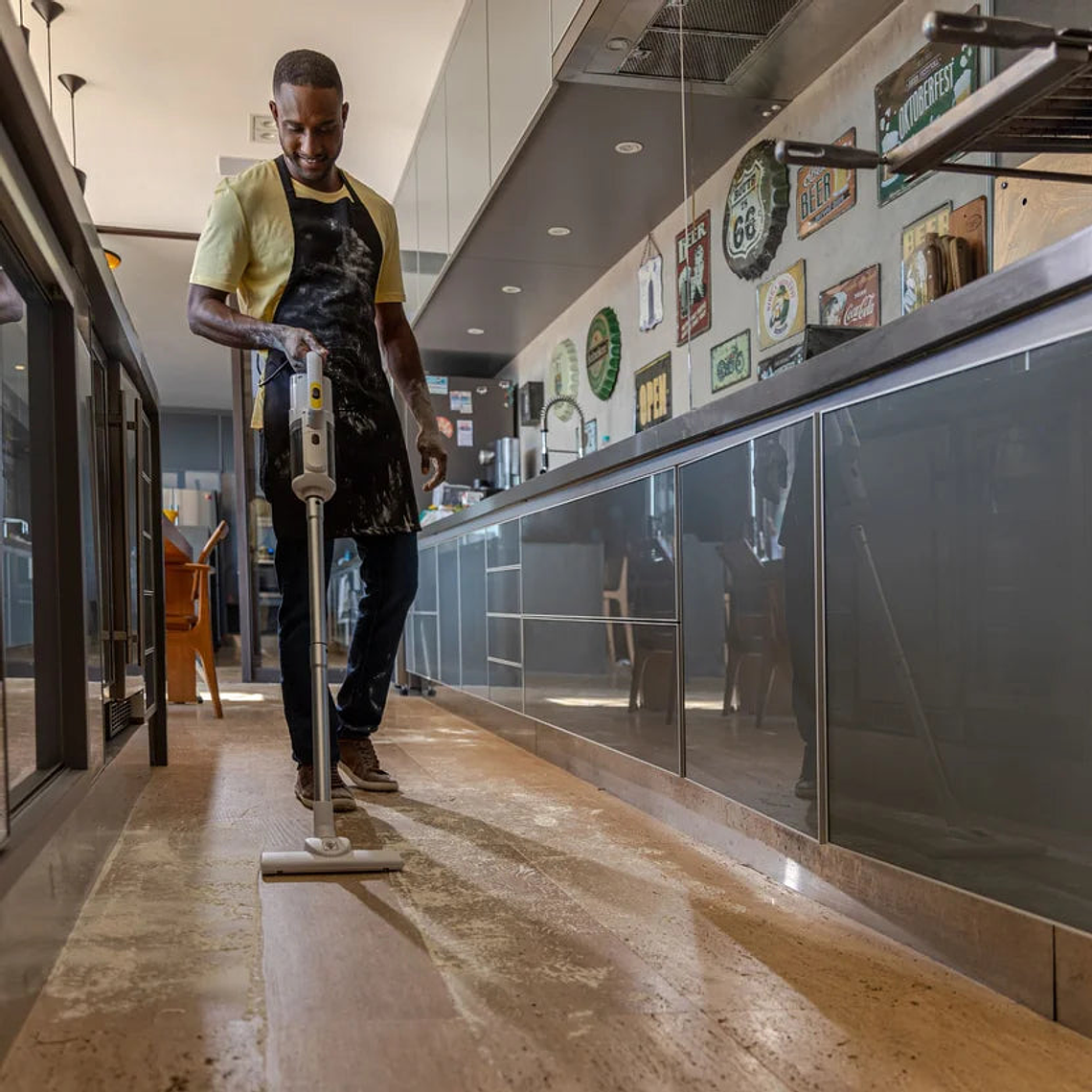 Aspiradora Vertical 1000 Watts VCL2 2