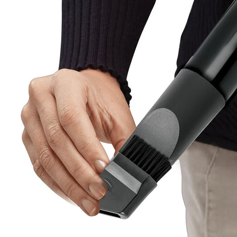 Aspiradora BLACK+DECKER 1800W Bolsa Roja VCBD603 4