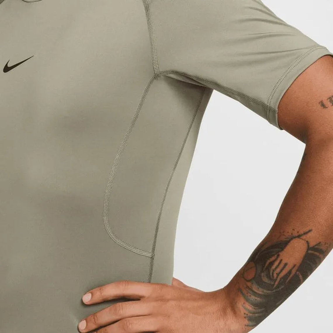 Camiseta de fitness ajustada de manga corta Dri-FIT para hombre 4