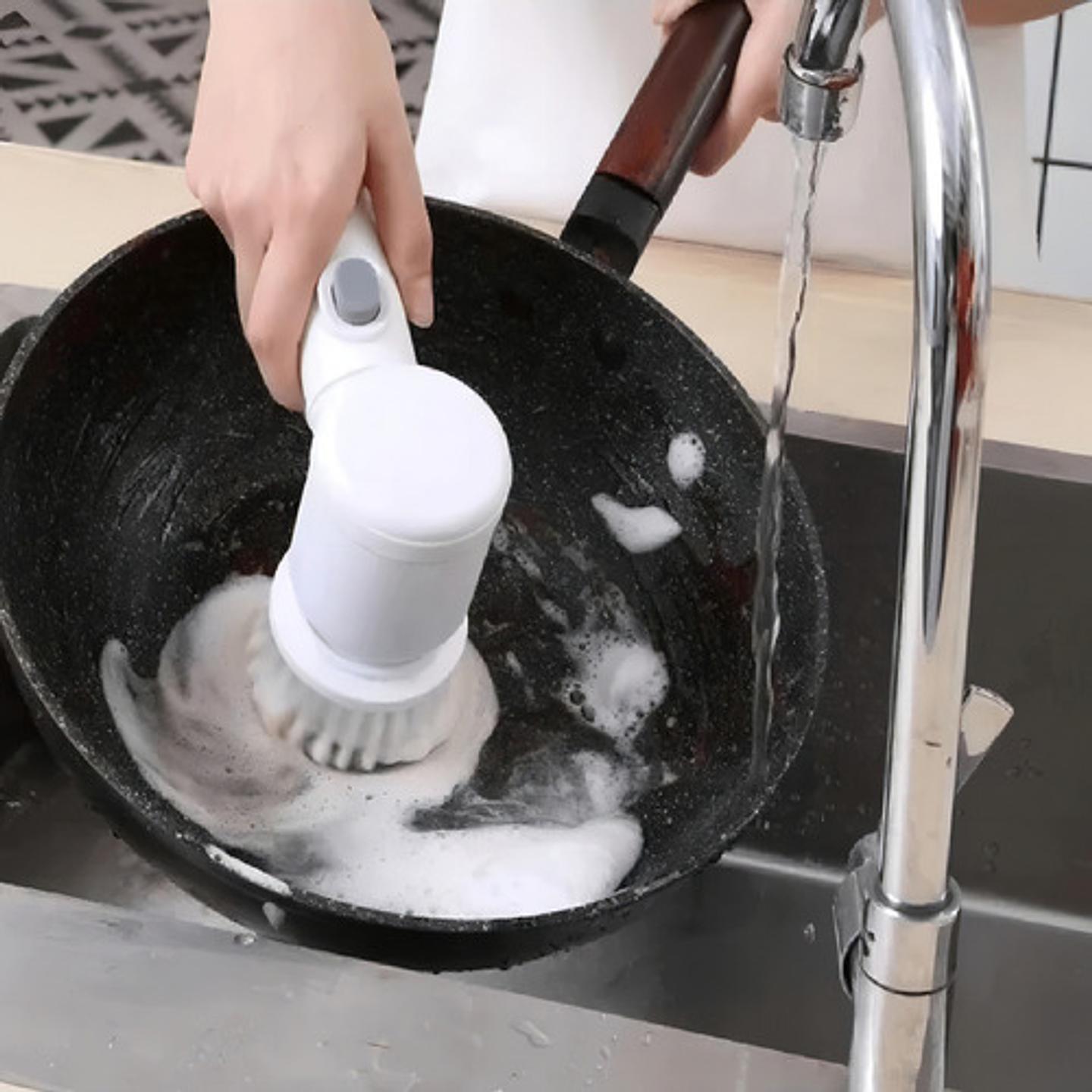 Cepillo De Limpieza Eléctrico Inalámbrico 5 En 1 Con Multifu 11