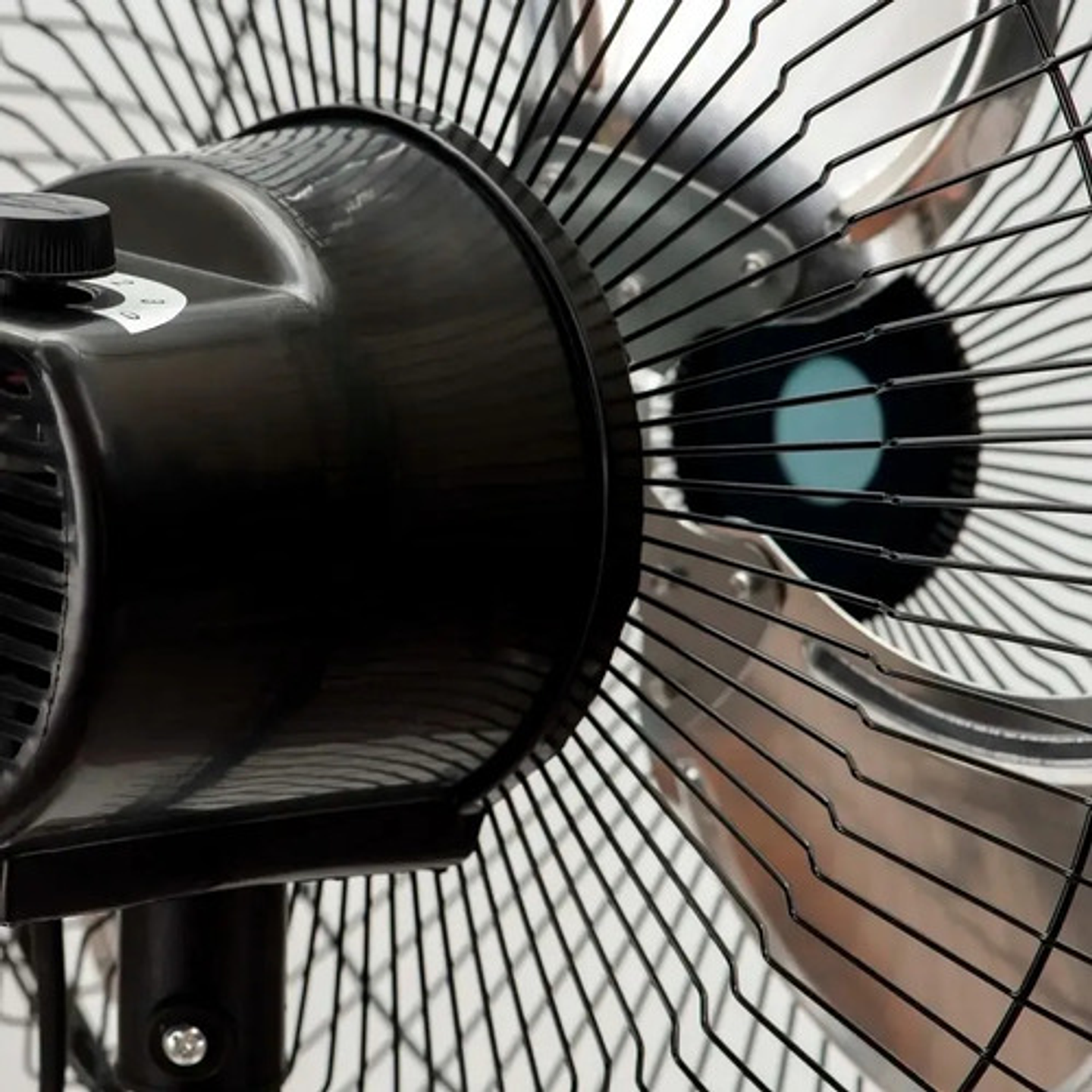 Ventilador De Pie 12 Pulgadas 3 Velocidades Regulable Negro Azul Plástico 3