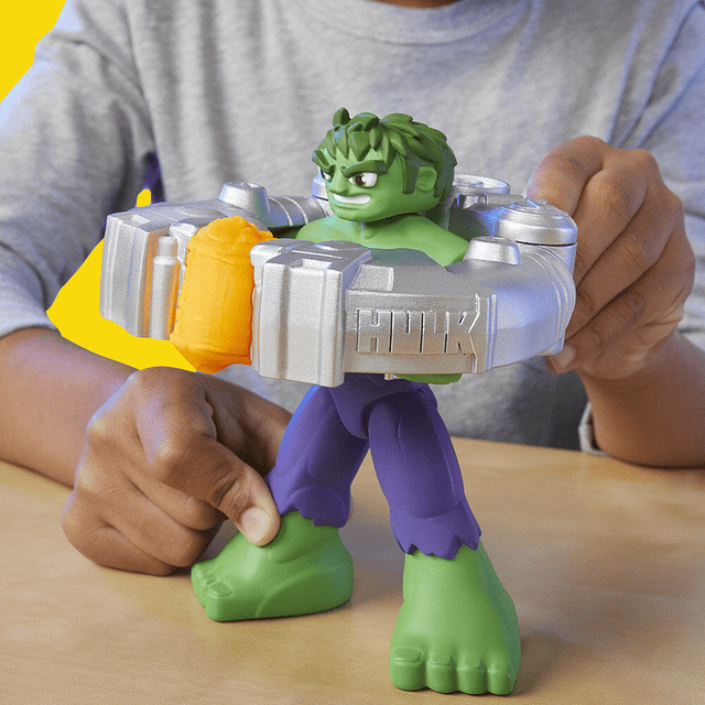 Play-Doh Marvel Hulk Crushes and shapes