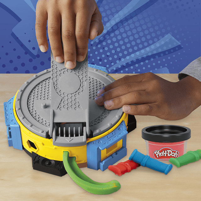 Play-Doh Marvel Hulk Crushes and shapes