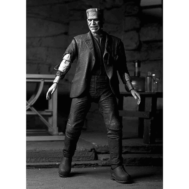 Universal Monsters The Bride of Frankenstein Ultimate Bride of Frankensteins Monster B&W Version. figure 18cm