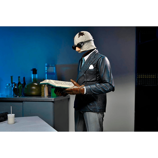 Universal Monster Invisible Man figure 18cm