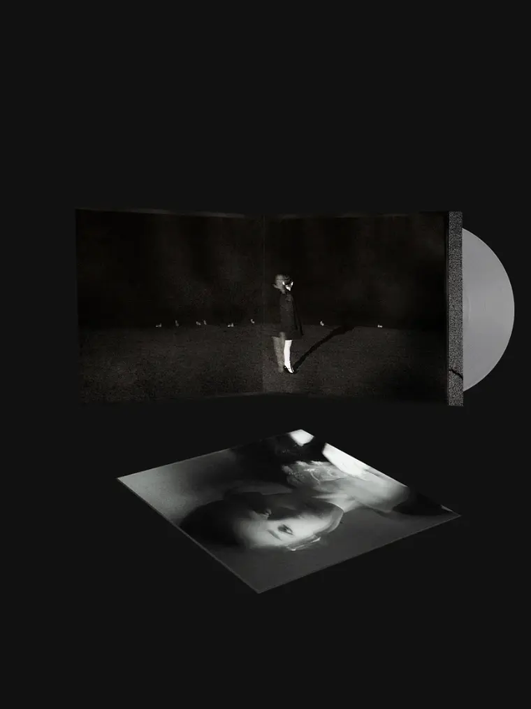 Ariana Grande - petal ghosty LP 2