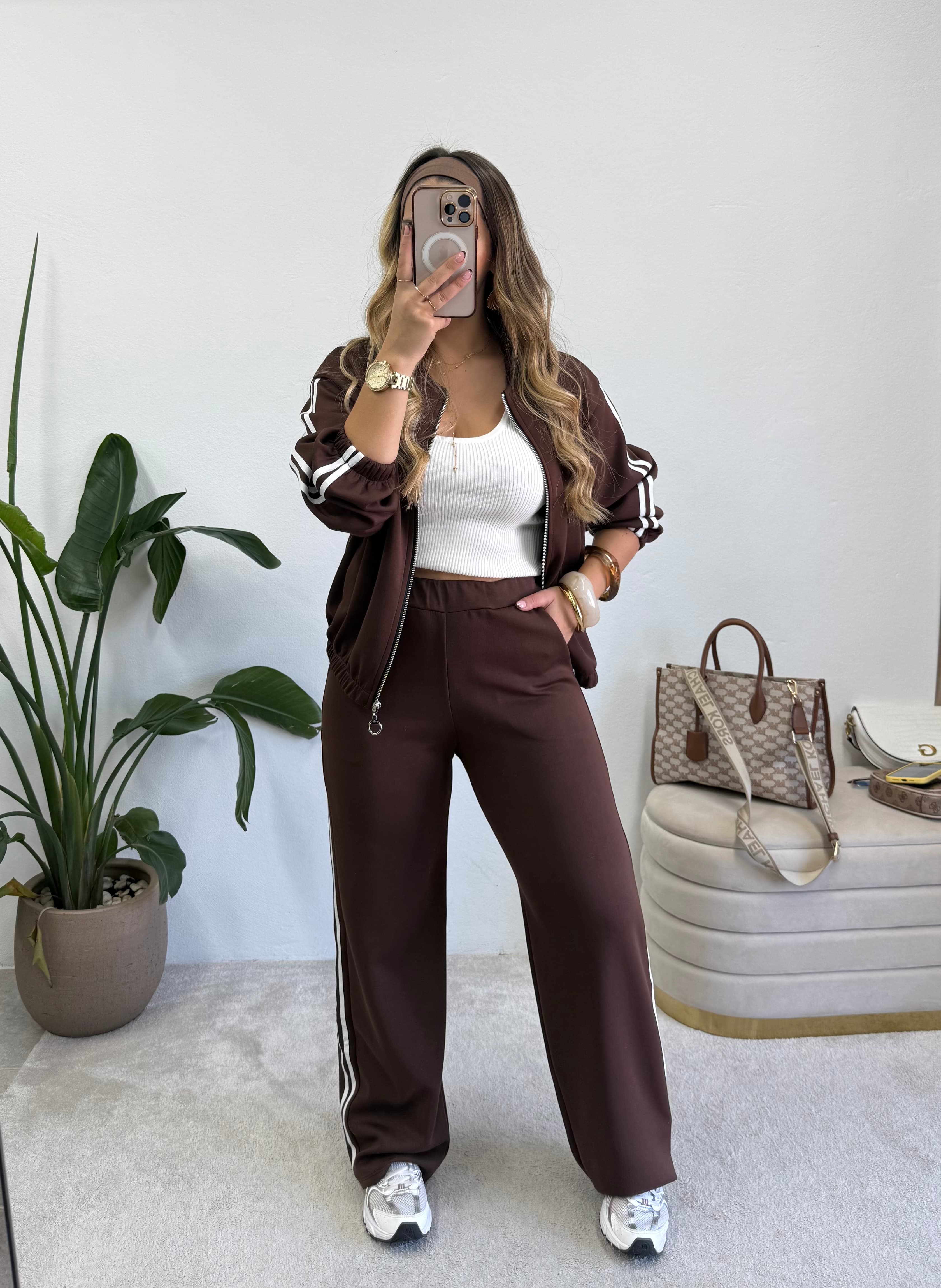 Conjunto Chocolate Comfort 4