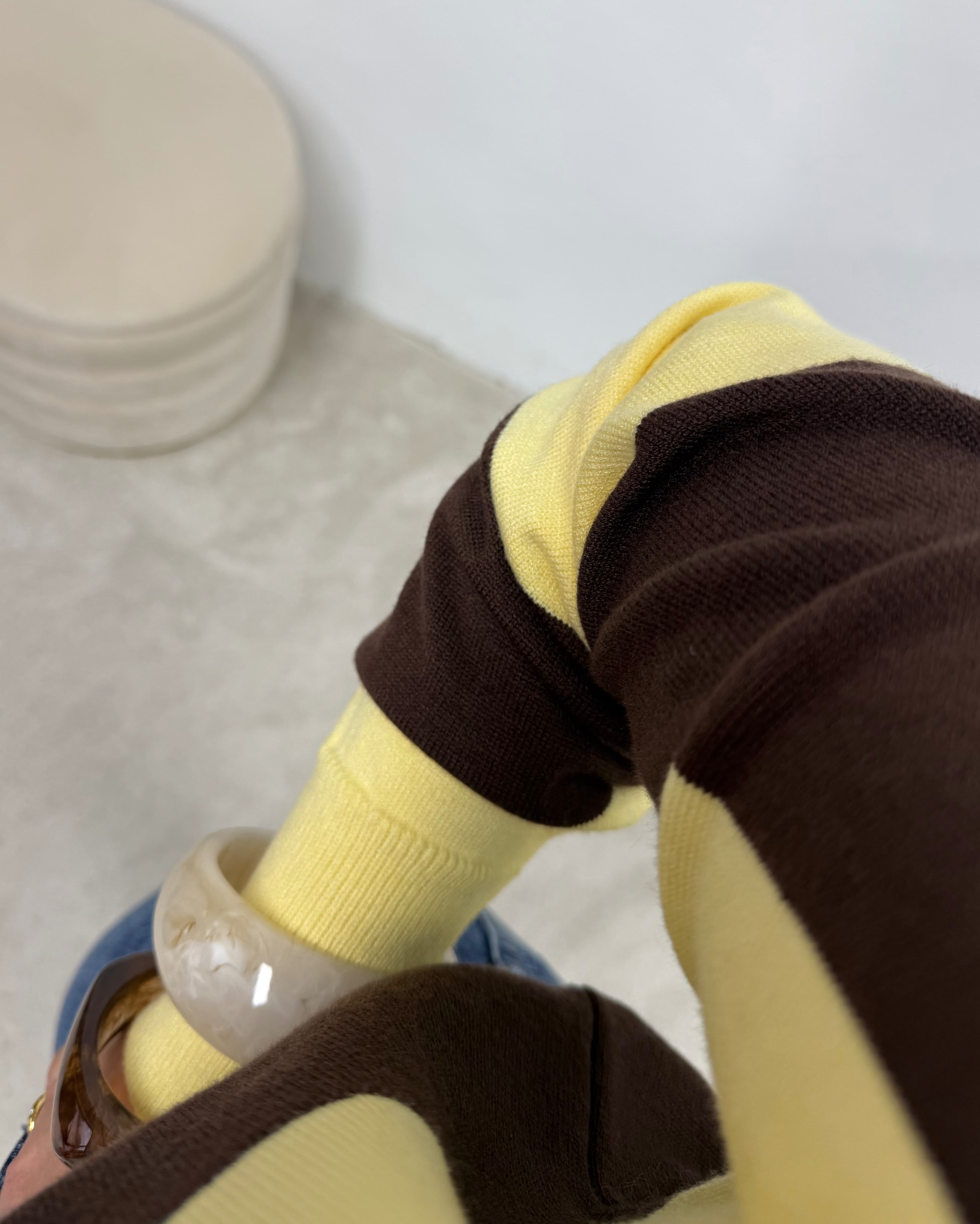 Polo risca amarelo/castanho 4