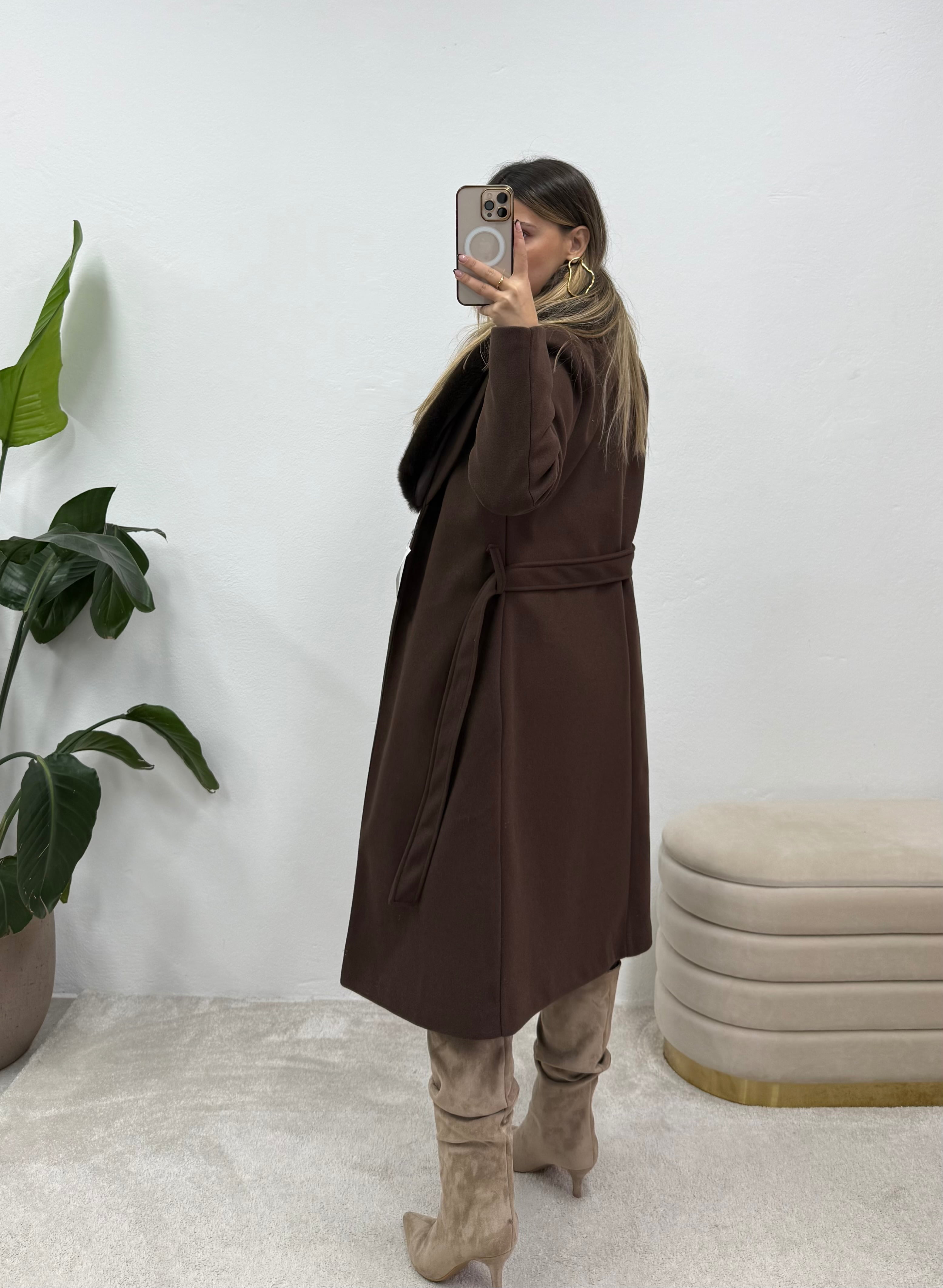 Sobretudo Castanho Com Gola em Pêlo  4