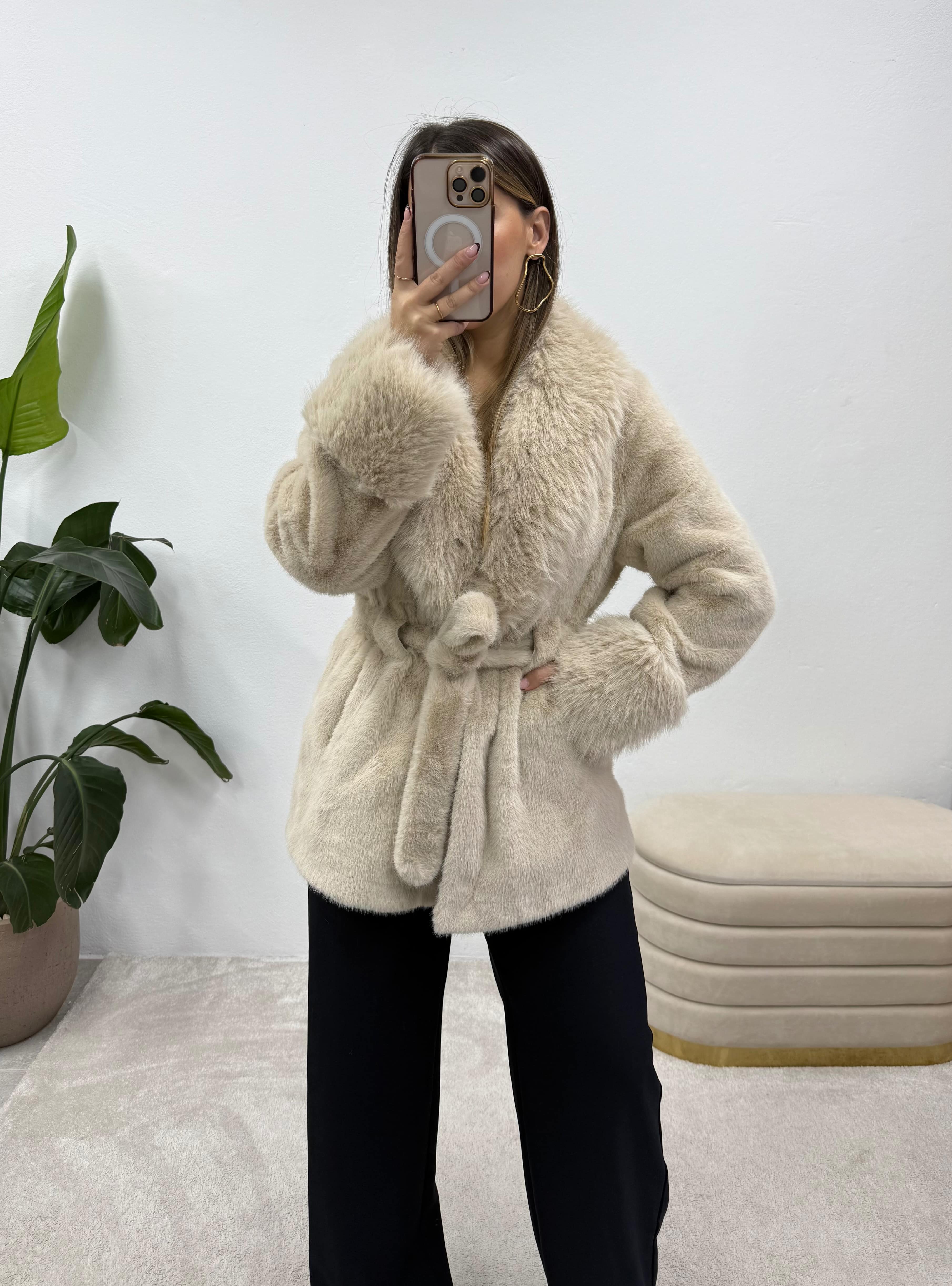 Casaco de pêlo Deluxe Bege Curto