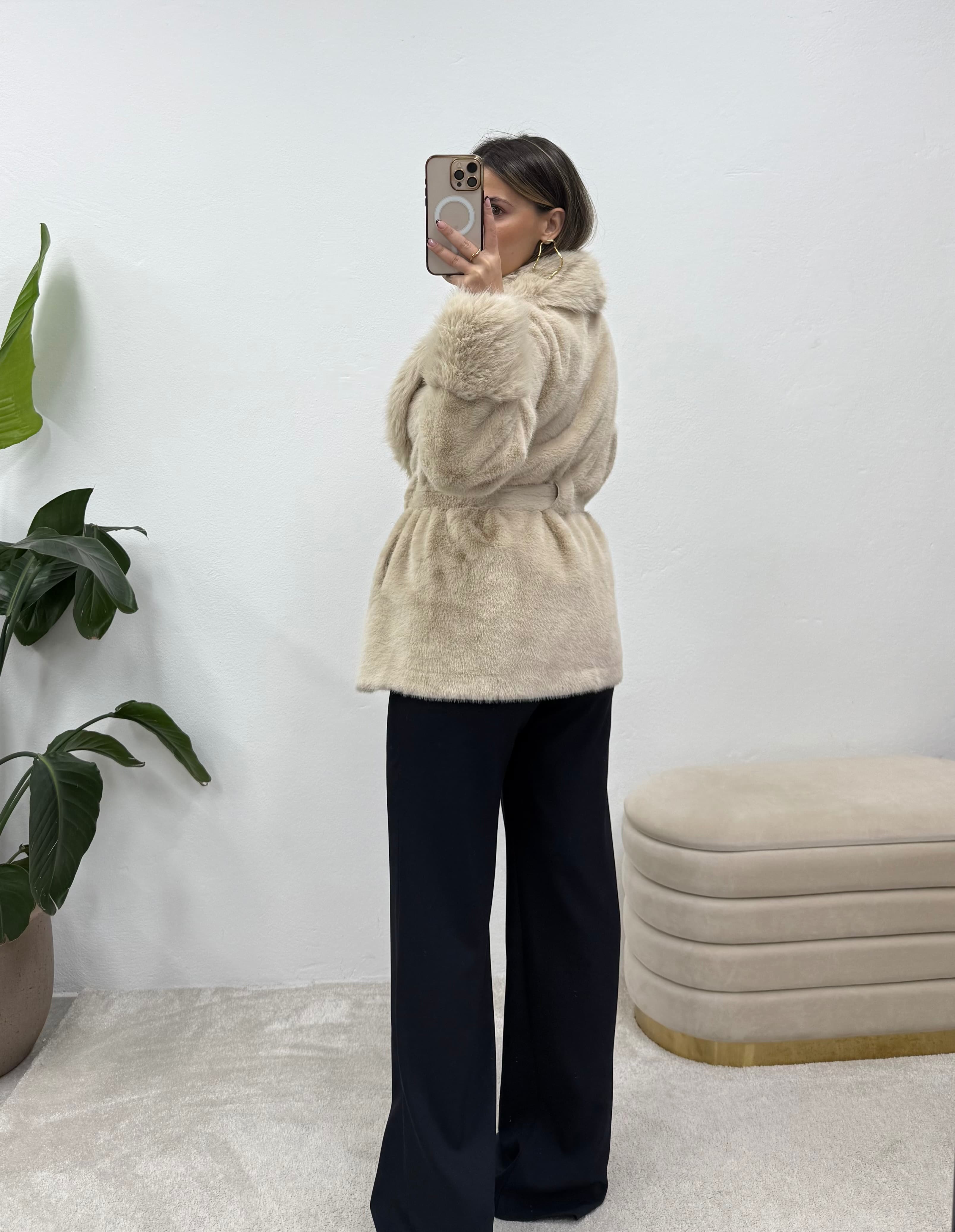 Casaco de pêlo Deluxe Bege Curto 3