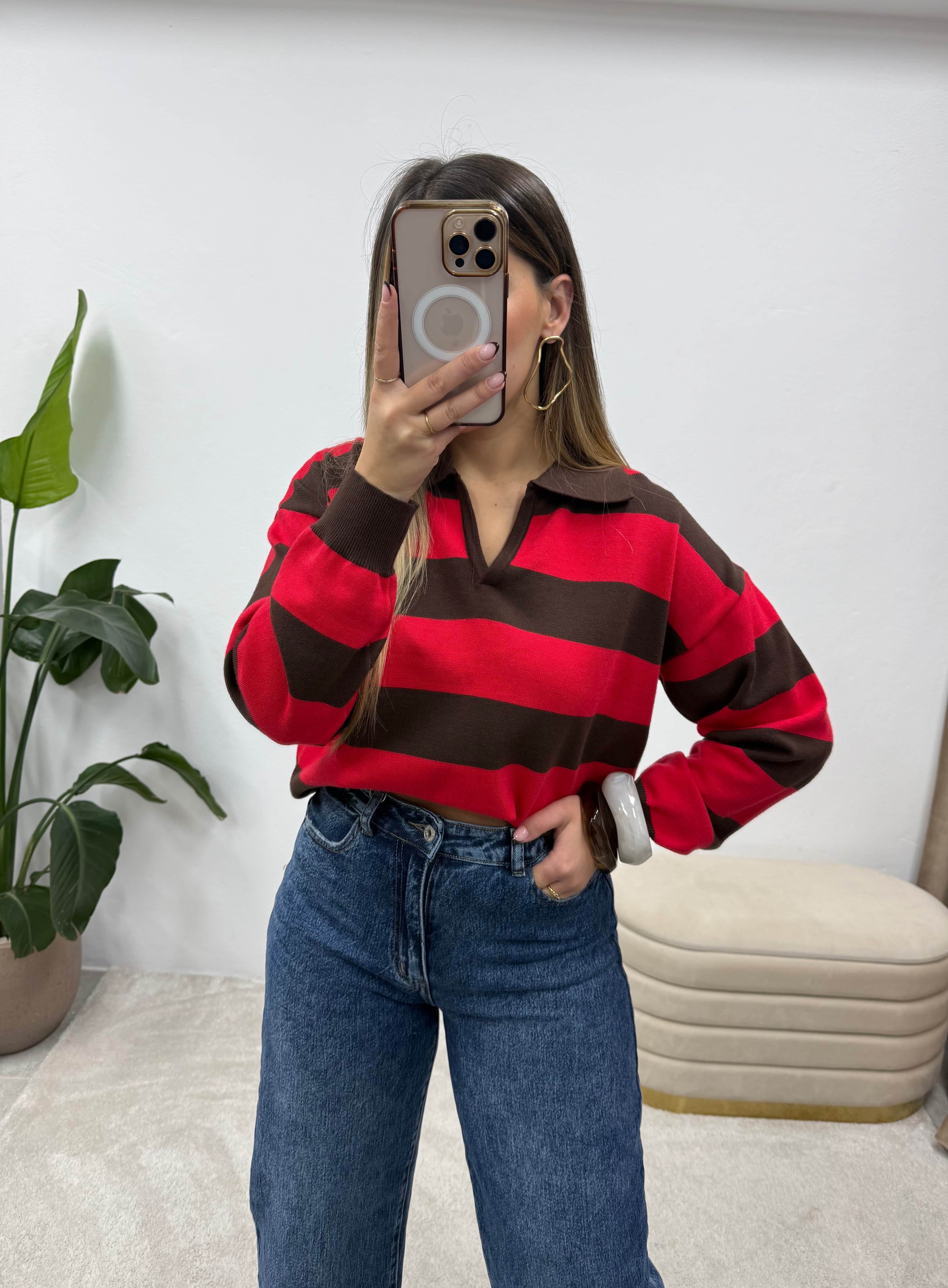Polo castanho/vermelho