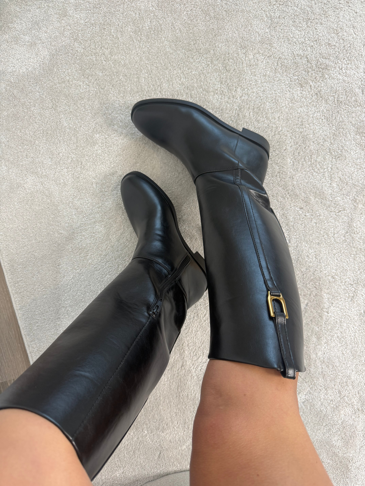 BLACK BOOTS 2