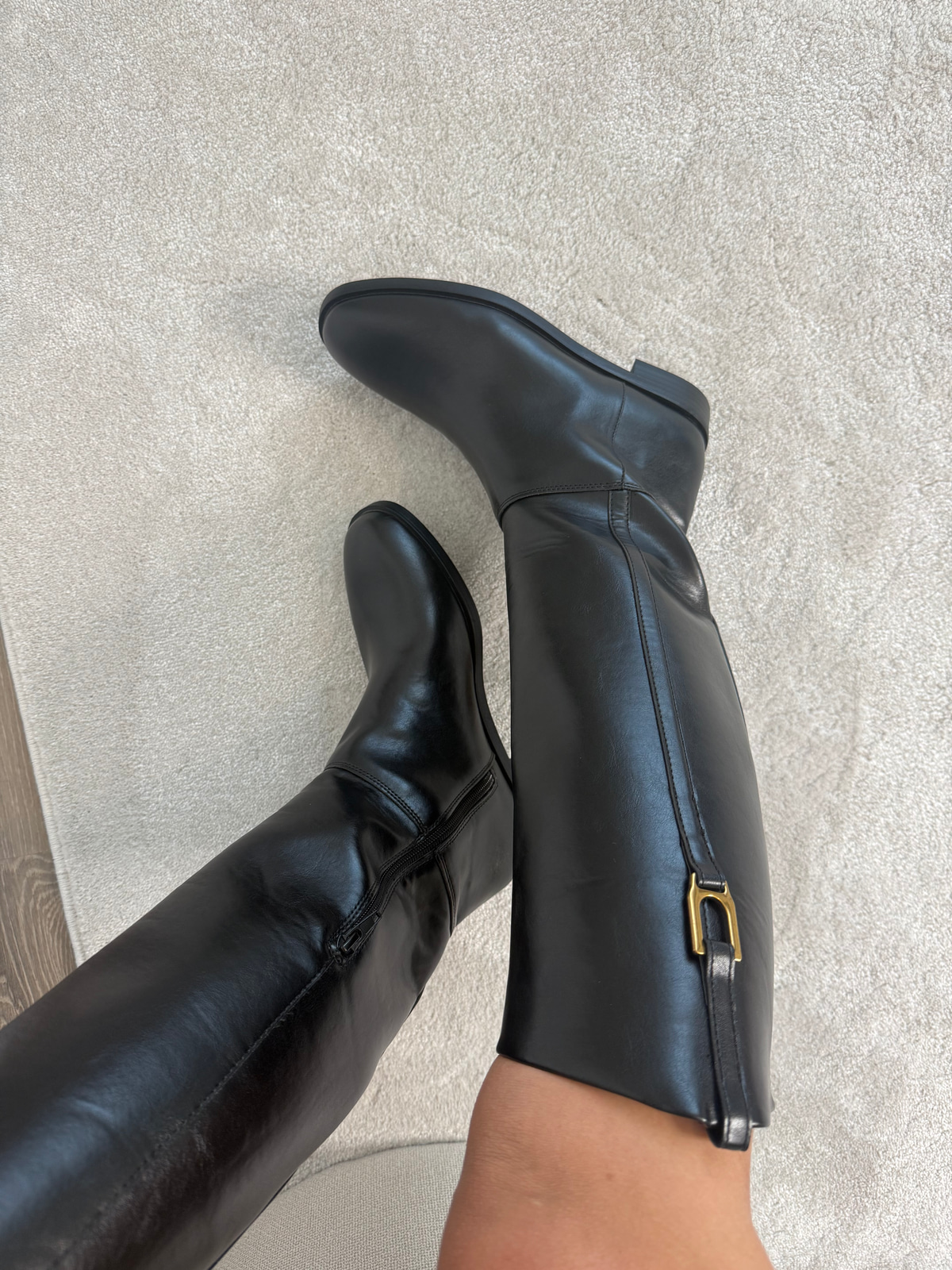 BLACK BOOTS 4
