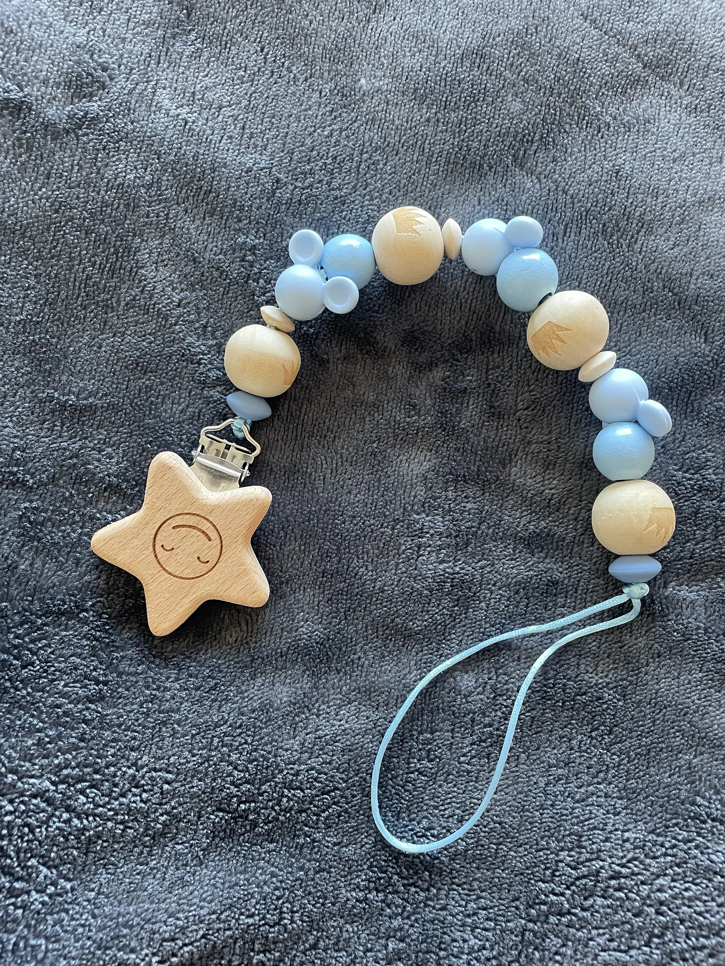 Prende Chupetas Estrela Sorridente e Fantasia Azul 1