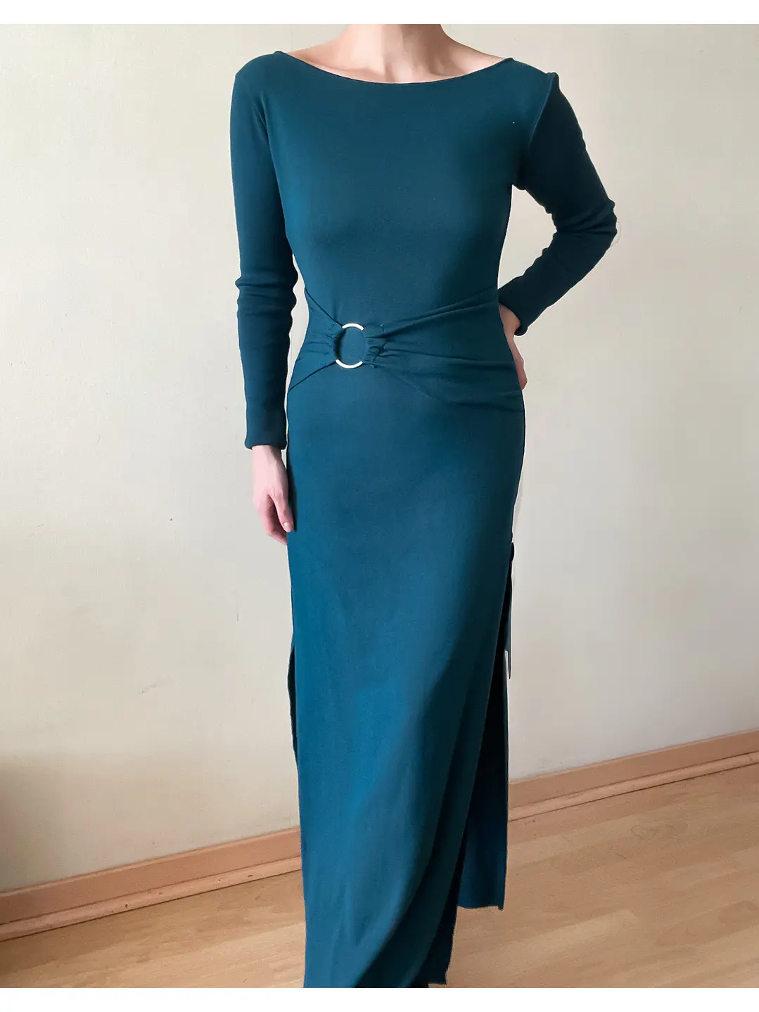 Vestido Largo Verde Petróleo con Argolla y Aberturas Laterales 1