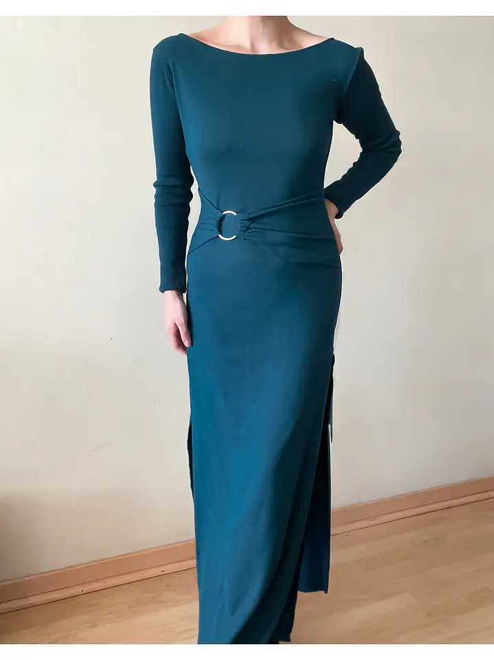 Vestido Largo Verde Petróleo con Argolla y Aberturas Laterales 1