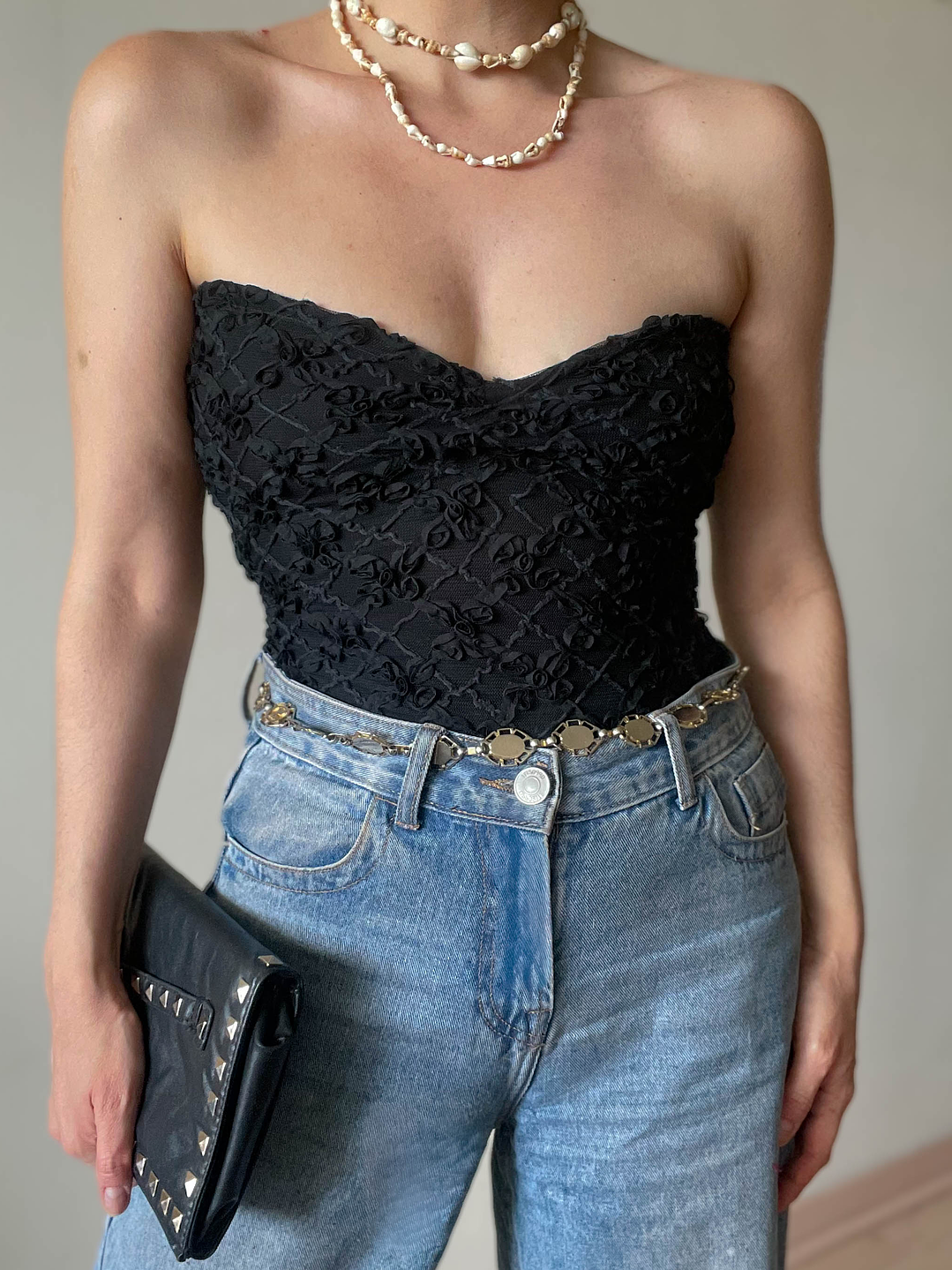 Top flores relieve negro  3