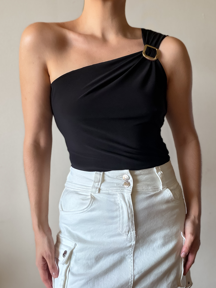 Top asimetrico con hebilla  1
