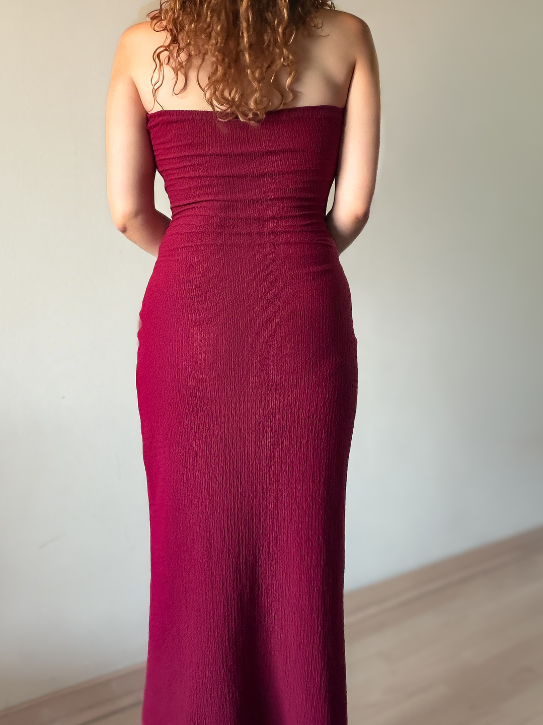 Vestido Cut Out burdeo Largo 3