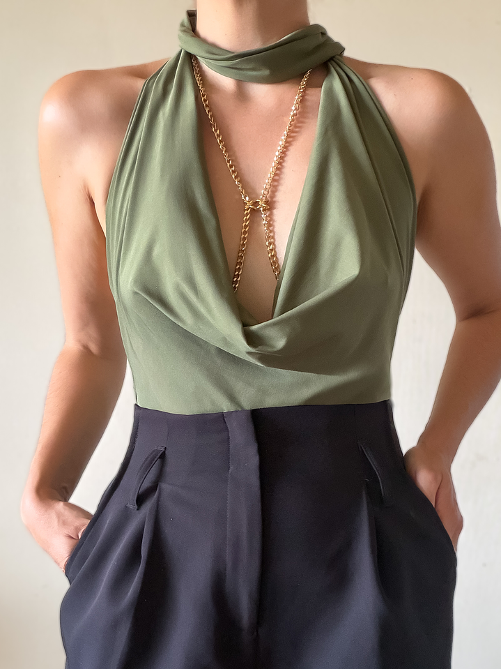 Top Halter con Cadena 4