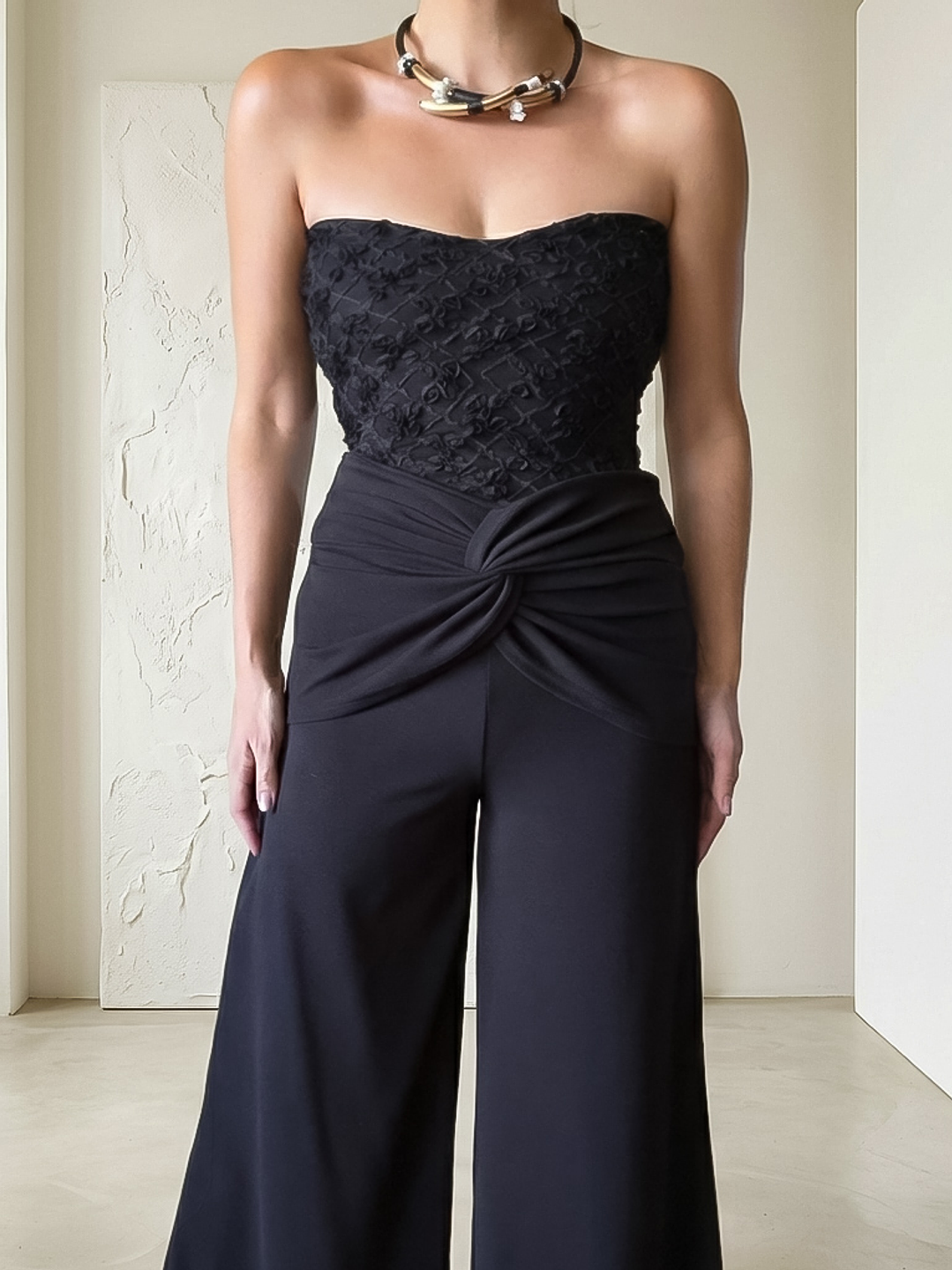 Top flores relieve negro  2