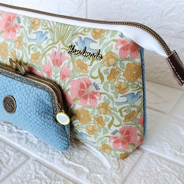 Mala de Mão com Porta Moedas 8